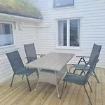 Lite Hus Ved Sjoen