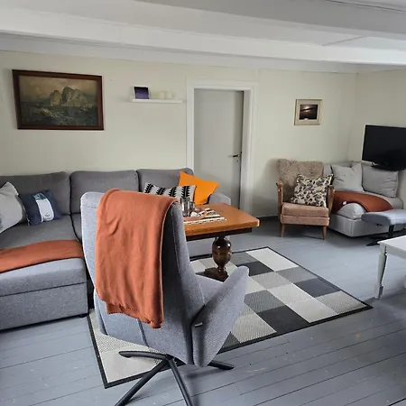 Lite Hus Ved Sjoen Hébergement de vacances *