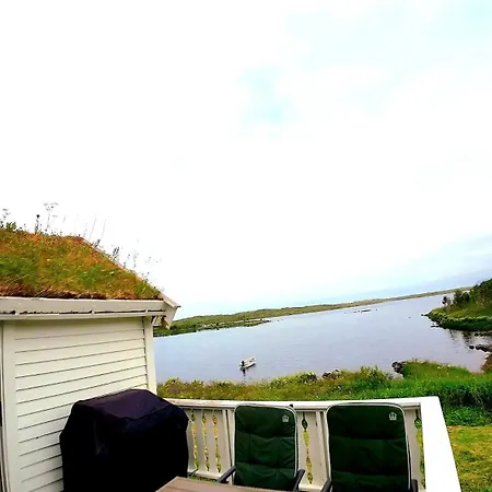 Lite Hus Ved Sjoen Holiday home *