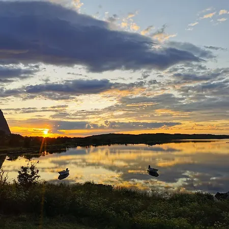 Lite Hus Ved Sjoen * Evjen (Vestvagoy)