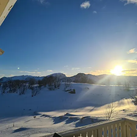 Lite Hus Ved Sjoen