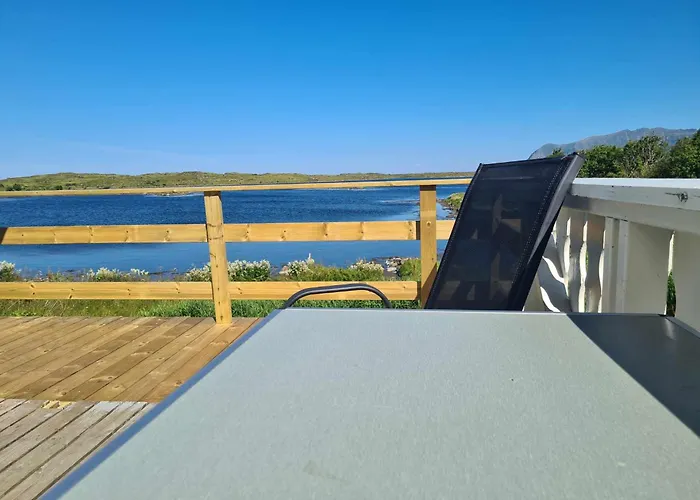Semesterbostad Lite Hus Ved Sjoen *