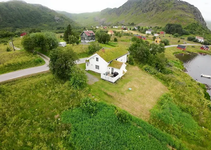 Lite Hus Ved Sjoen