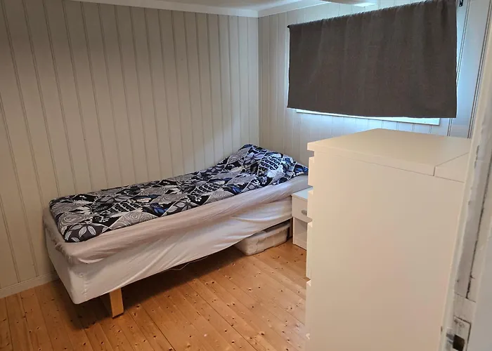 Lite Hus Ved Sjoen Semesterbostad