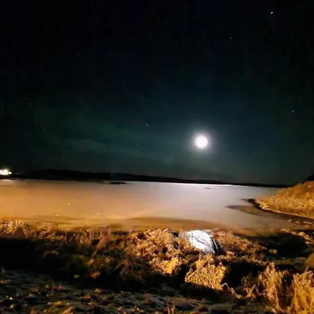 Lite Hus Ved Sjoen Evjen (Vestvagoy)