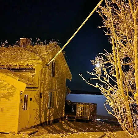 Semesterbostad Lite Hus Ved Sjoen