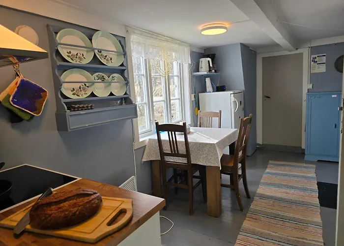 Lite Hus Ved Sjoen